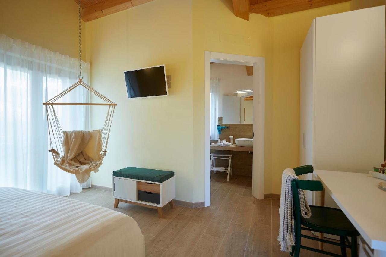 Agriturismo Nido Delle Rondini Macerata Exterior foto